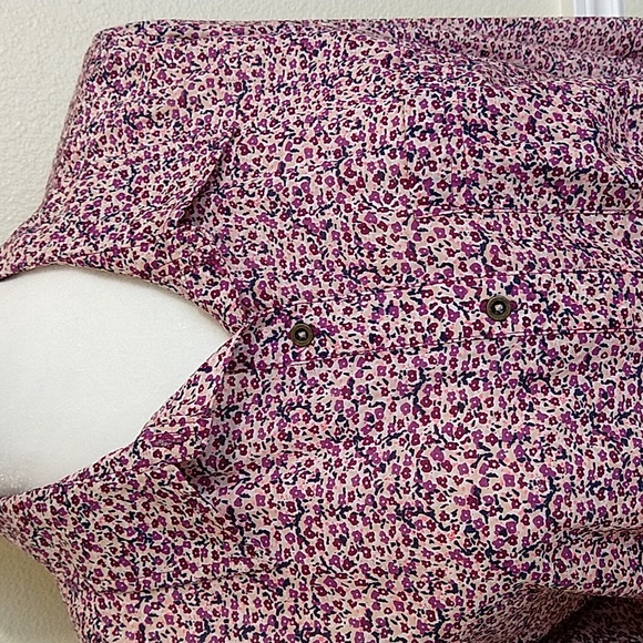 Forever 21 Floral Button Up Shirt - Picture 2 of 10